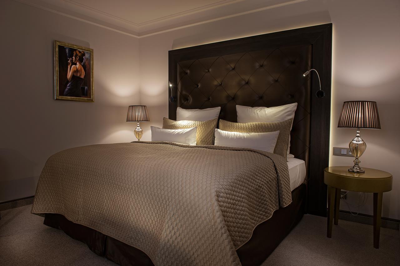 Villa Plaza Boutique Hotel & Spa เปรเชา ภายนอก รูปภาพ