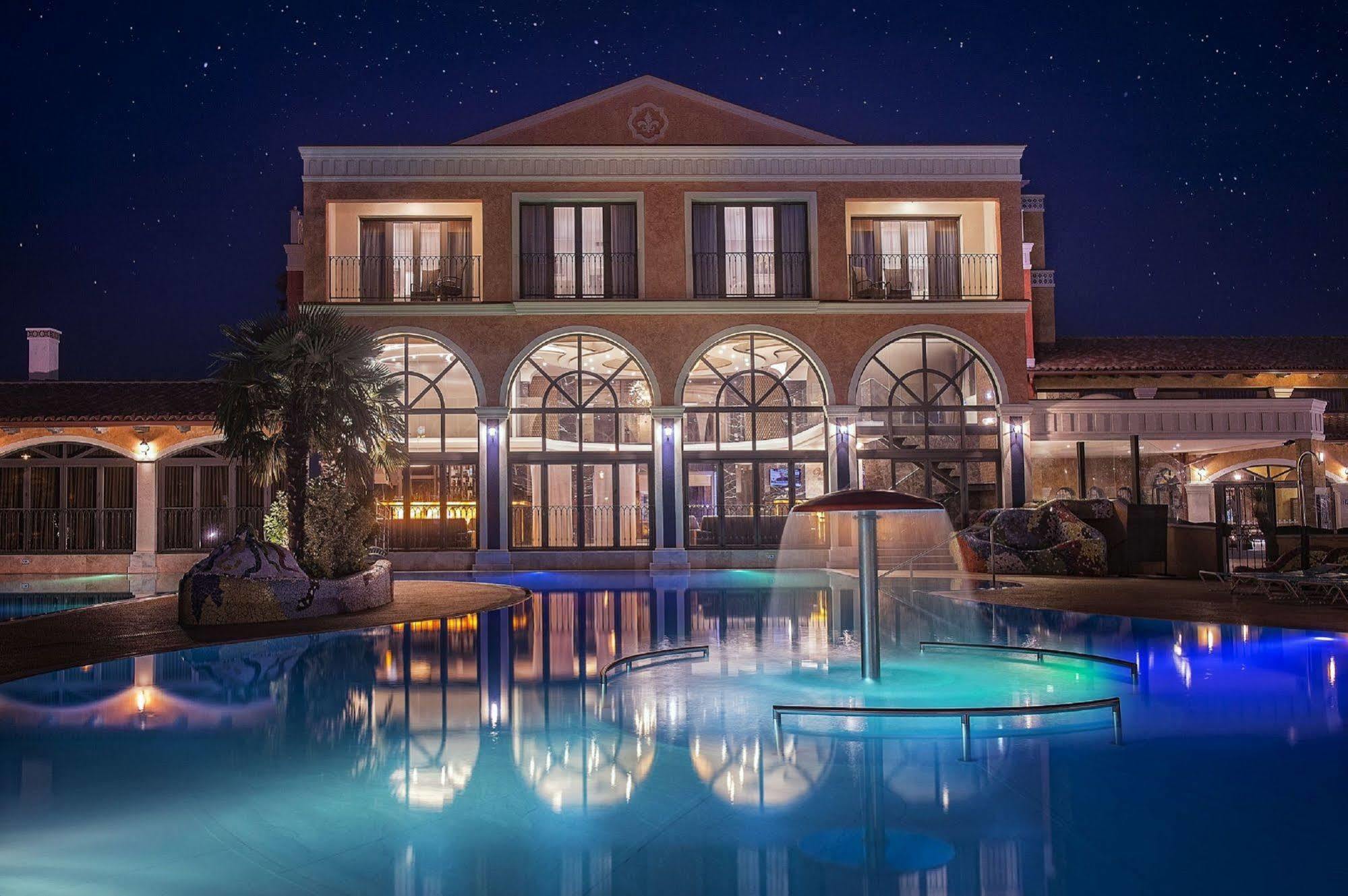 Villa Plaza Boutique Hotel & Spa เปรเชา ภายนอก รูปภาพ