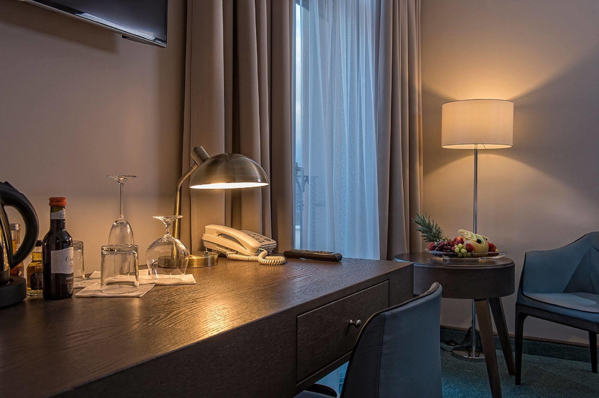 Villa Plaza Boutique Hotel & Spa เปรเชา ภายนอก รูปภาพ